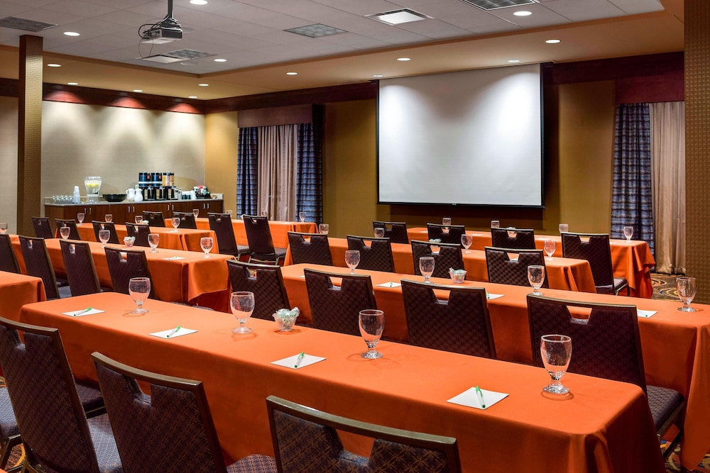 Courtyard By Marriott Columbia Missouri 38/38
