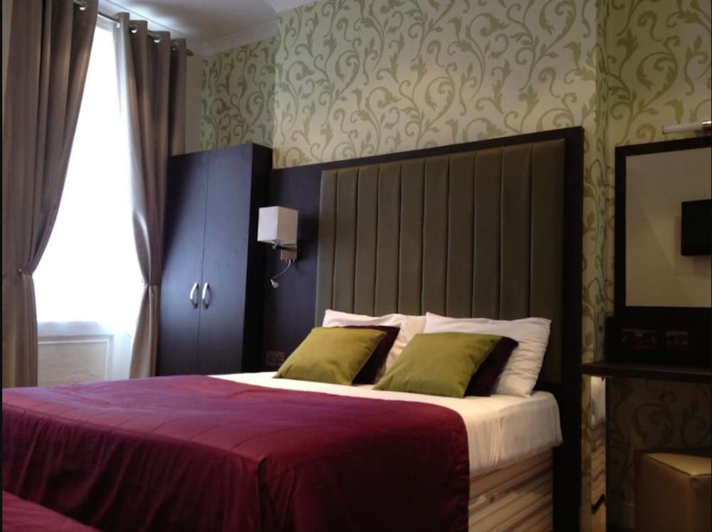Goodwood Hotel 19/50