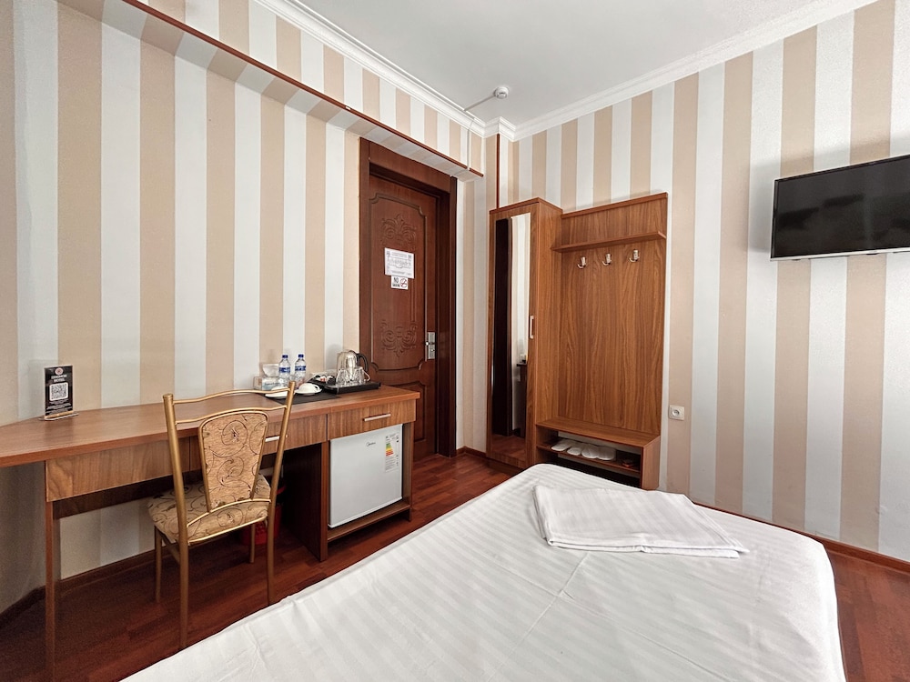 Hotel Ishonch 16/50