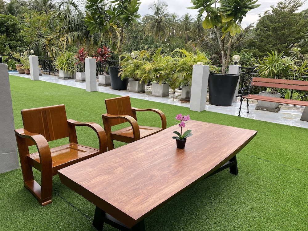 The Scene Cliff View Villas 63/77