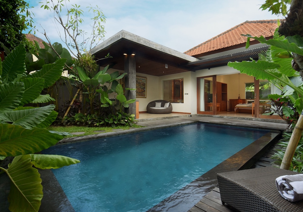 JAPA Suites and Villas 81/91