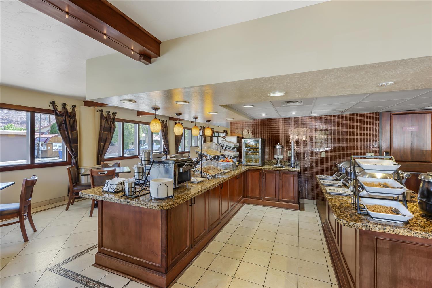 Best Western Plus Greenwell Inn 10/16