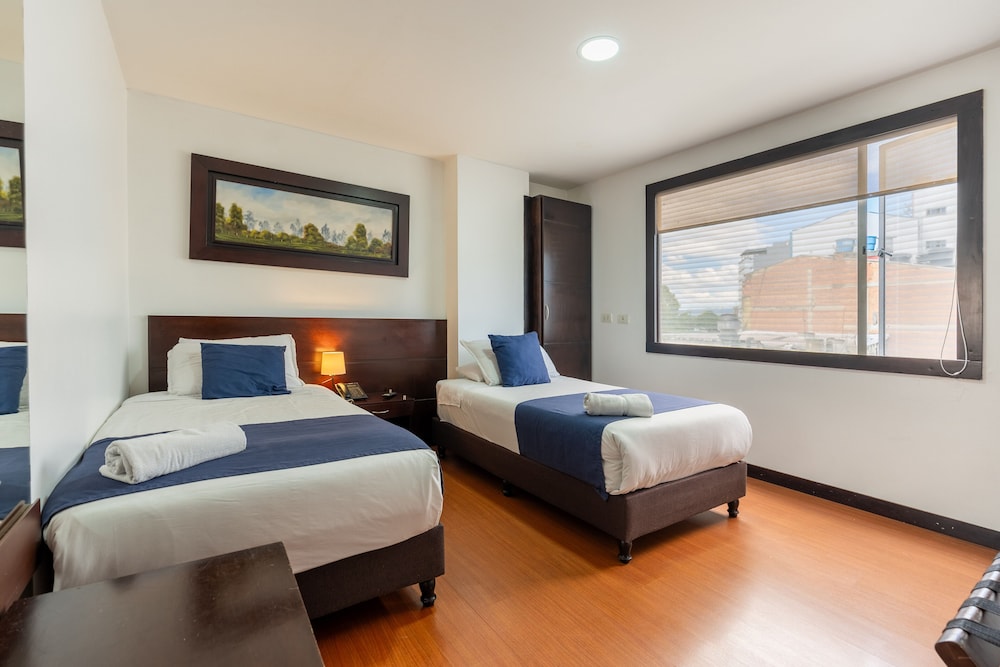 DELUXE, TWIN BEDS
