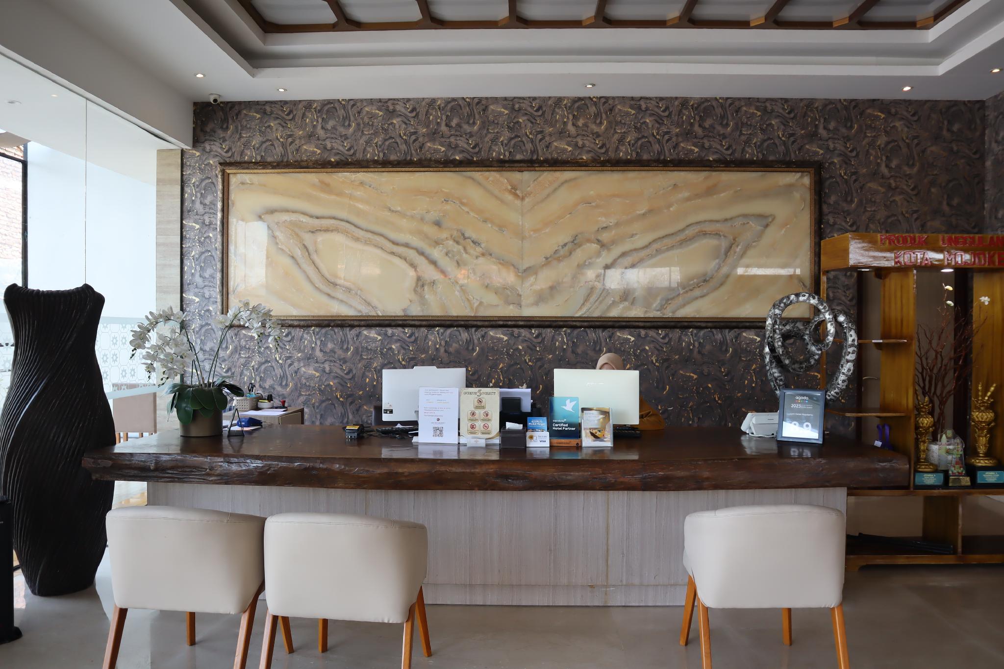 Lynn Hotel Mojokerto 22/28