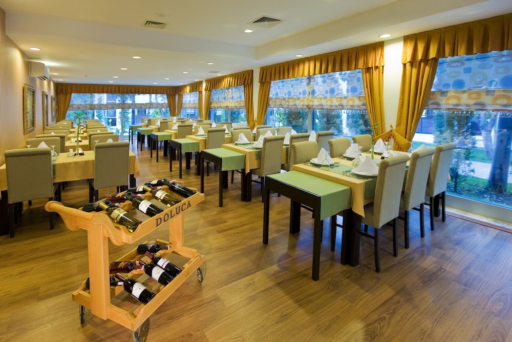 Latanya Park Resort 21/41