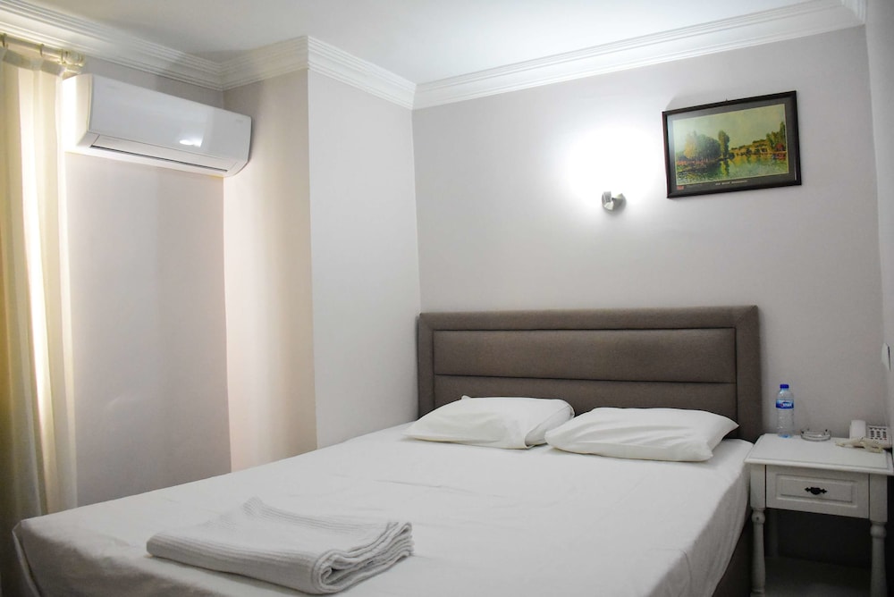 Burhaniye Merkez Otel 5/16