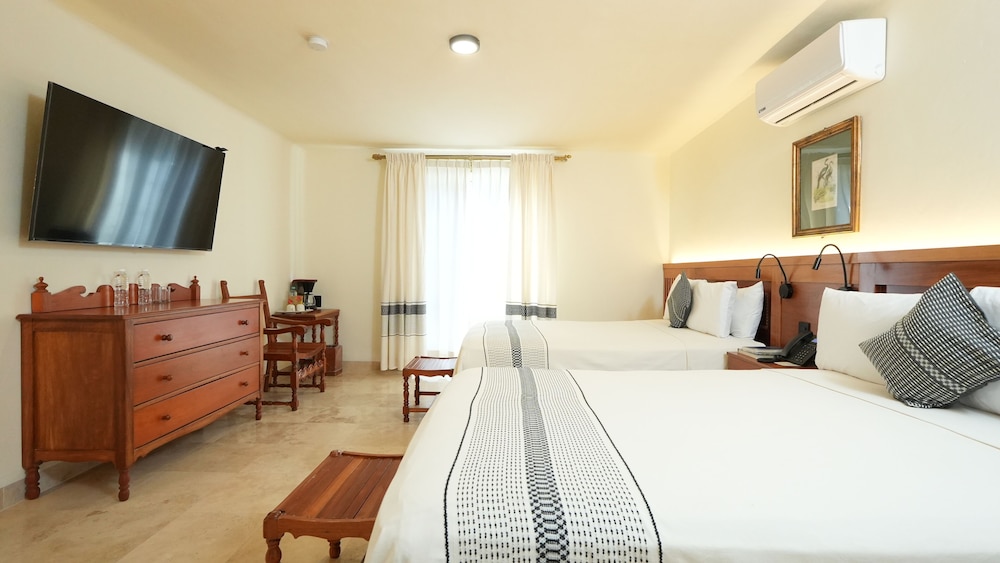 Hotel Marques del Valle 18/50