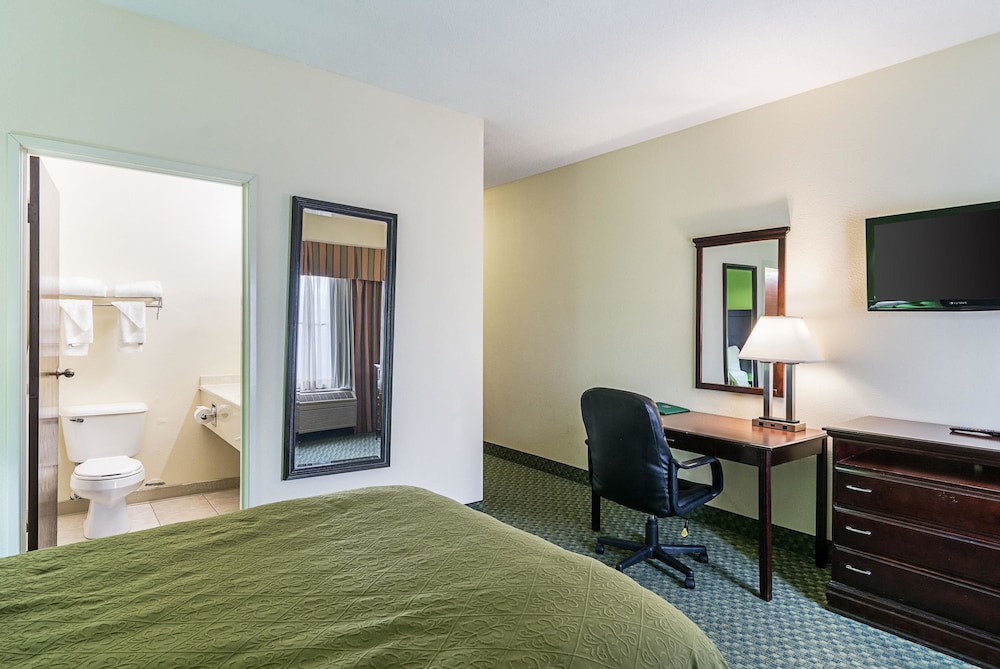 Quality Inn & Suites Harvey - Chicago Southland 8/34