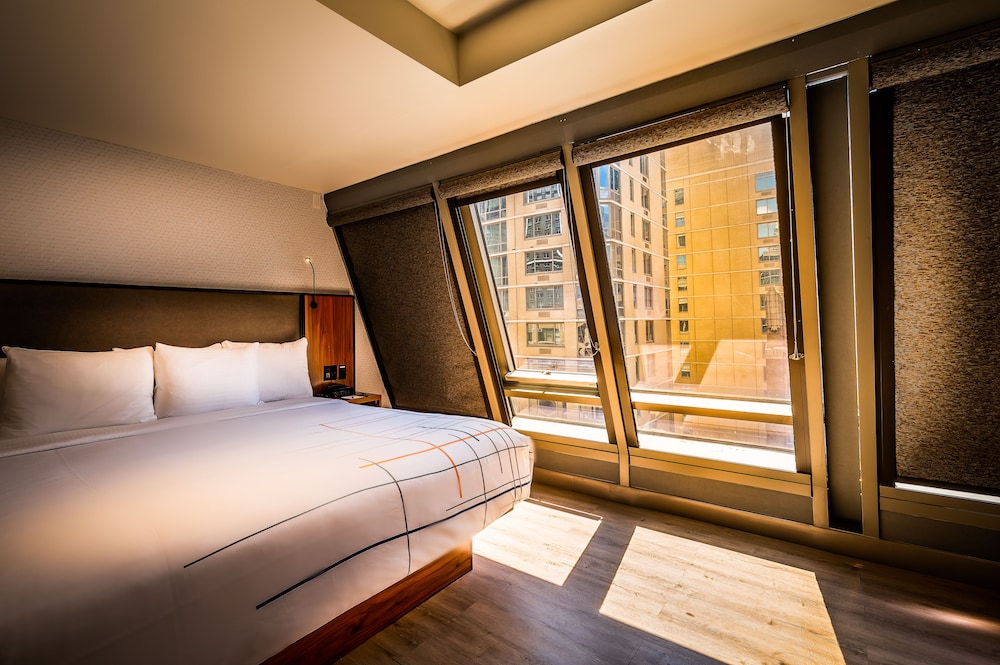 La Quinta Inn Suites By Wyndham Times Square South 26/60