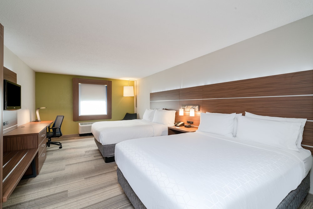 Holiday Inn Express Prince Frederick 14/56