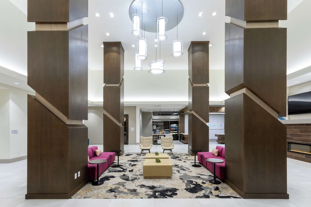Hilton Garden Inn St. Cloud, MN 32/34