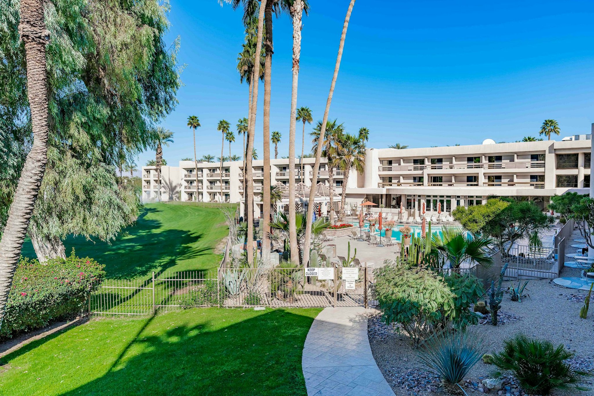 Indian Wells Resort Hotel 37/39