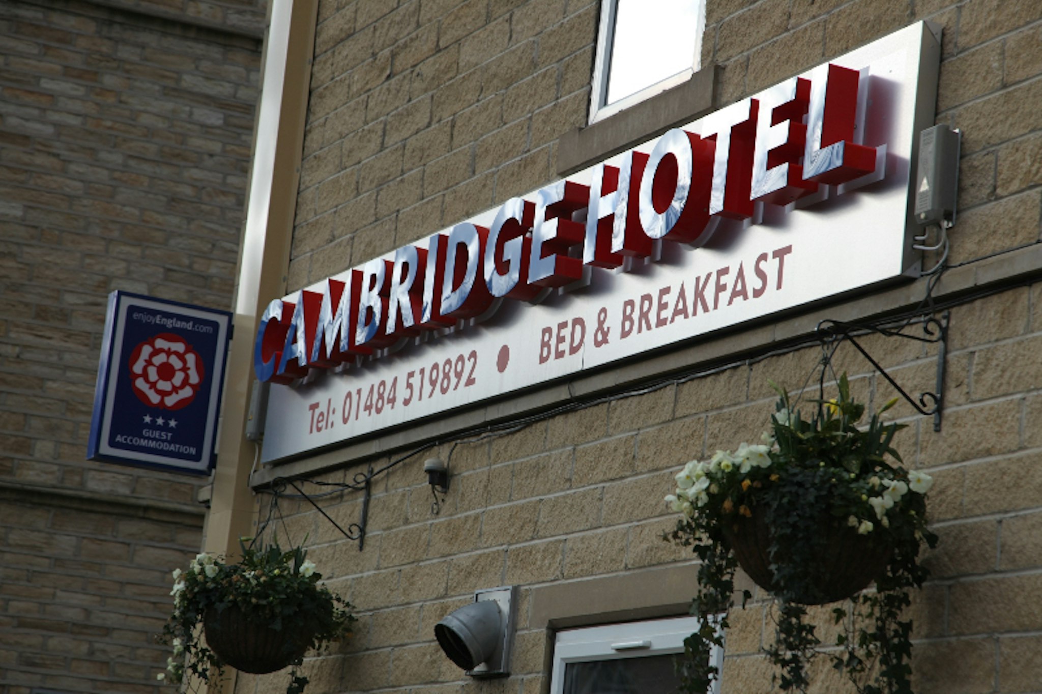 The Cambridge Hotel 2/40