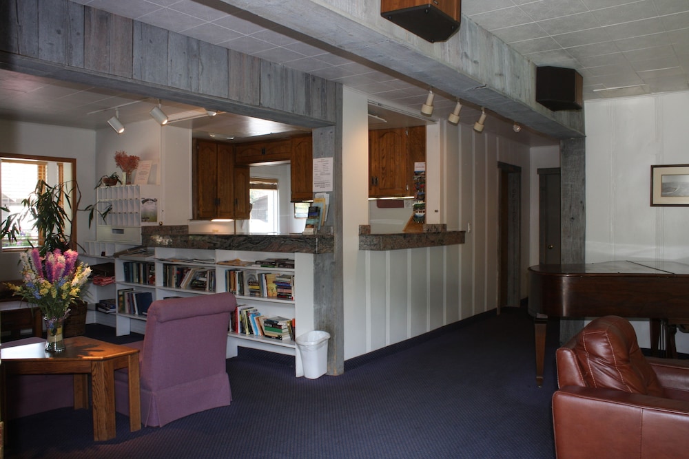 St Moritz Lodge Condos 46/69