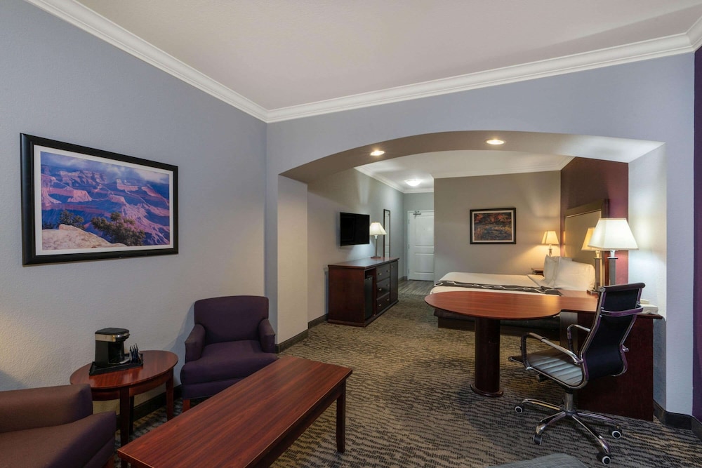 La Quinta Inn & Suites by Wyndham Loveland 31/45