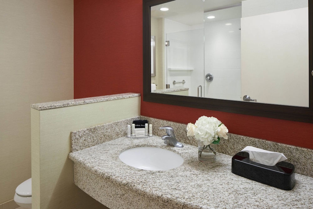 Courtyard by Marriott Evansville East 9/57