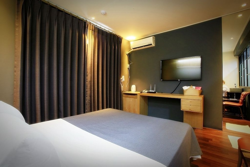Chuncheon Urbane Hotel 8/36