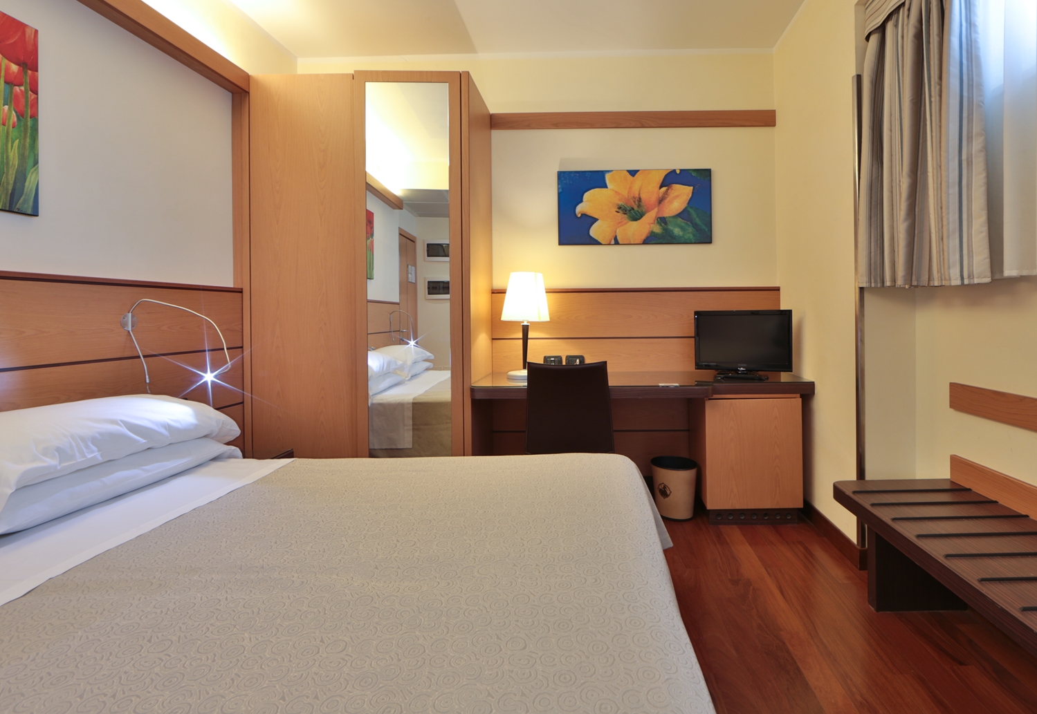Economy, Queen Bed, Annex