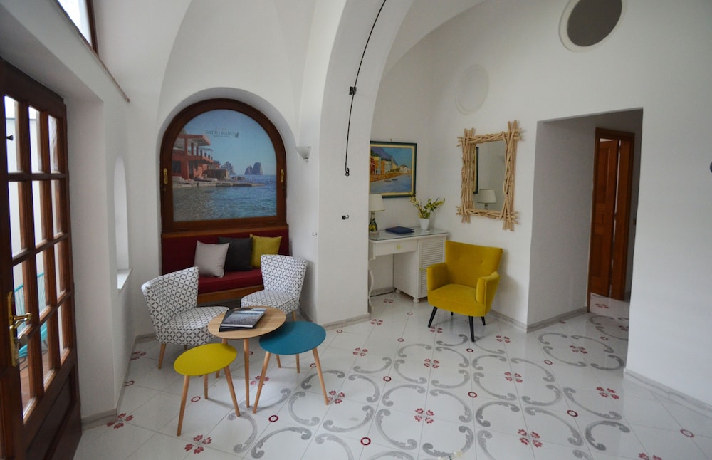 Hotel Gatto Bianco 37/46