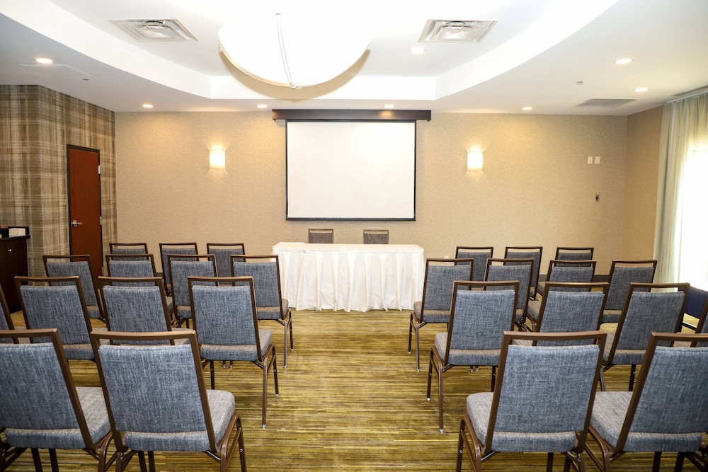 Courtyard By Marriott Toronto Brampton 40/43