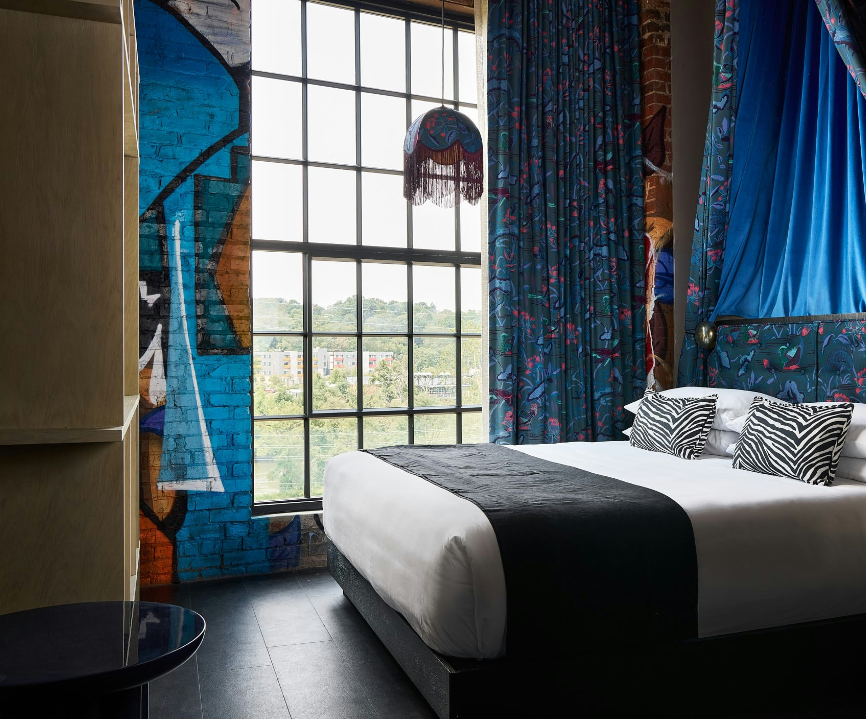 ROOM, KING BED, RIVER FRONT