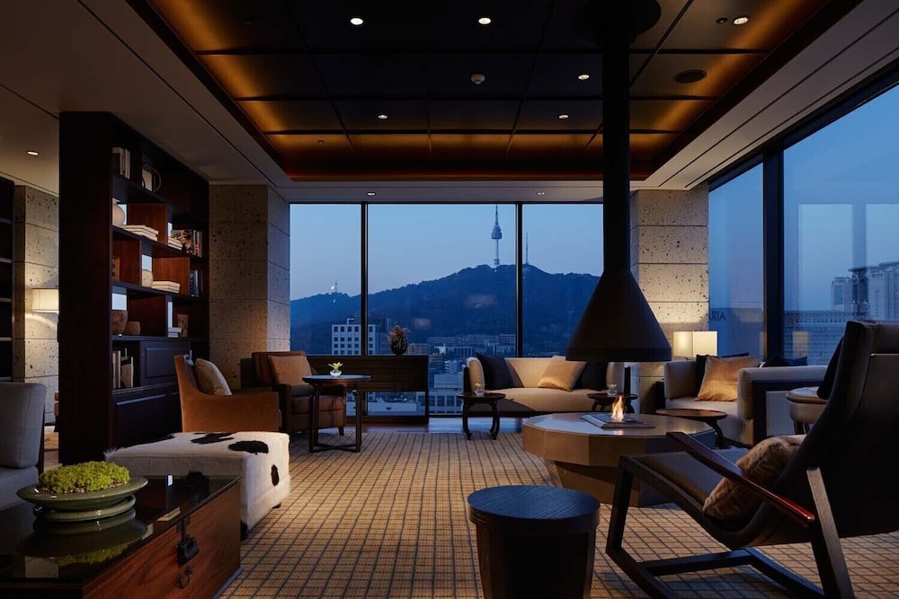 Royal Hotel Seoul Myeongdong 30/34