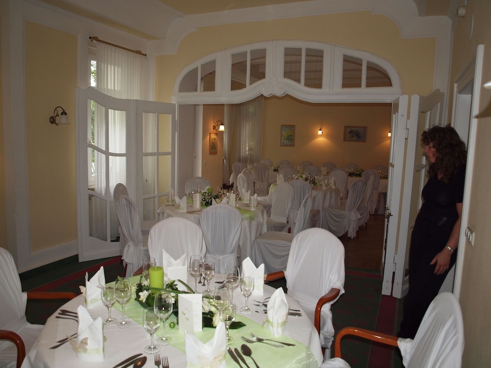 Hotel Bellevue Schmolln 24/42