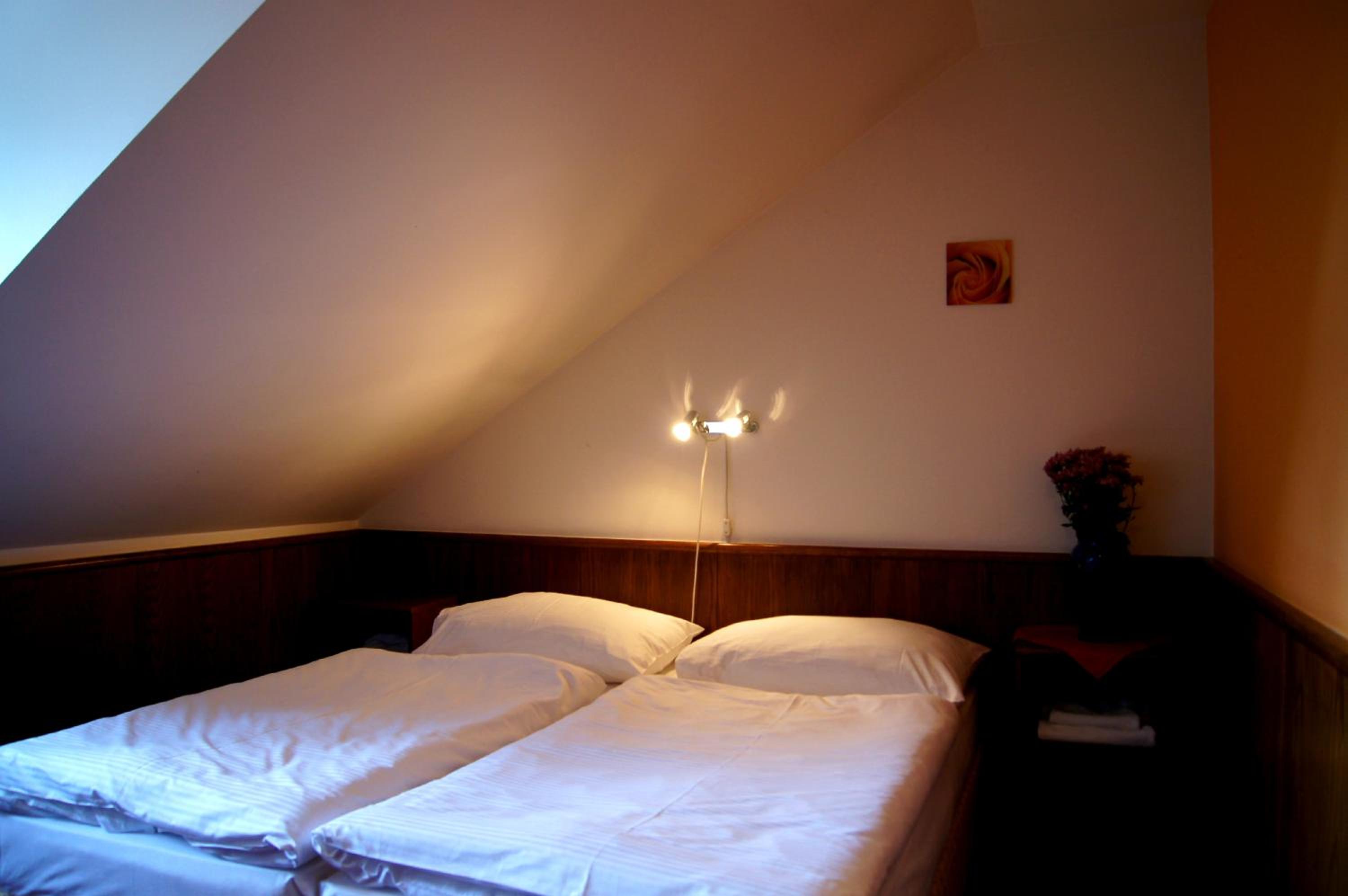 Floret Hotel 6/50