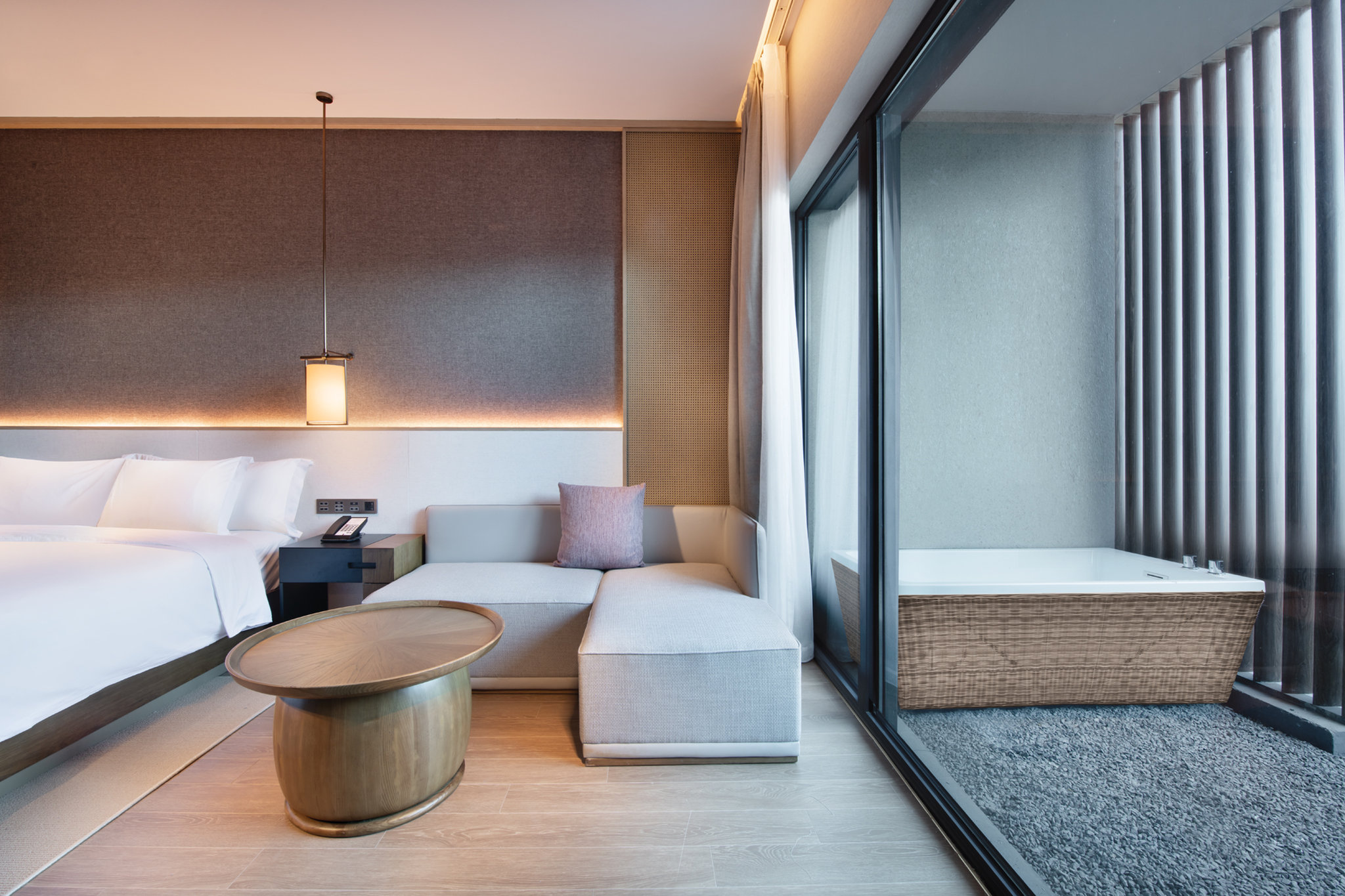 Hot Springs, Courtyard, Standard, King Bed