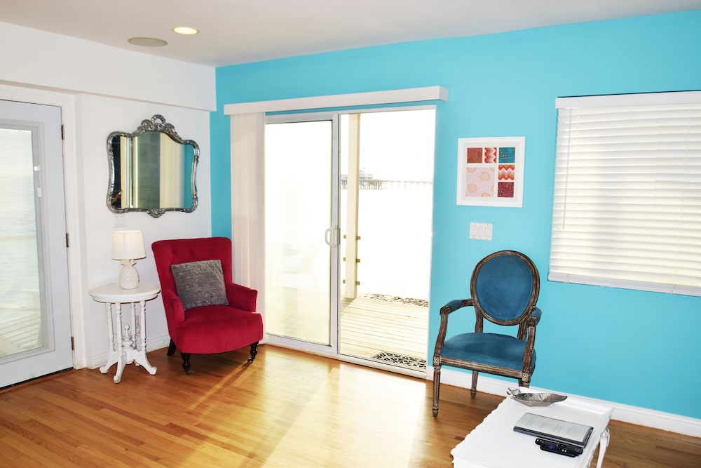 Malibu Beach Paradise Apartments 16/50