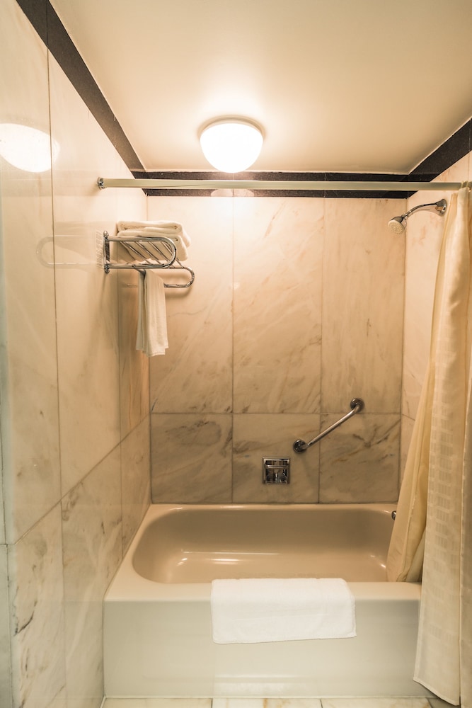 HOTEL LAC CARLING GOLF AND SPA 12/65