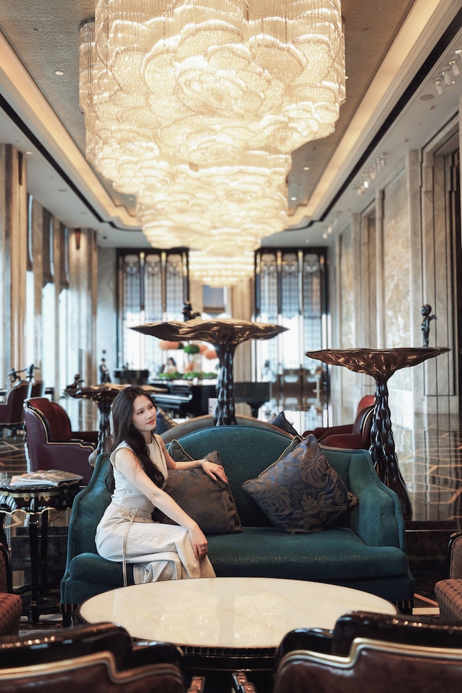 Wanda Reign Chengdu 24/45