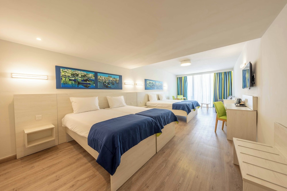 Santana Hotel 22/77