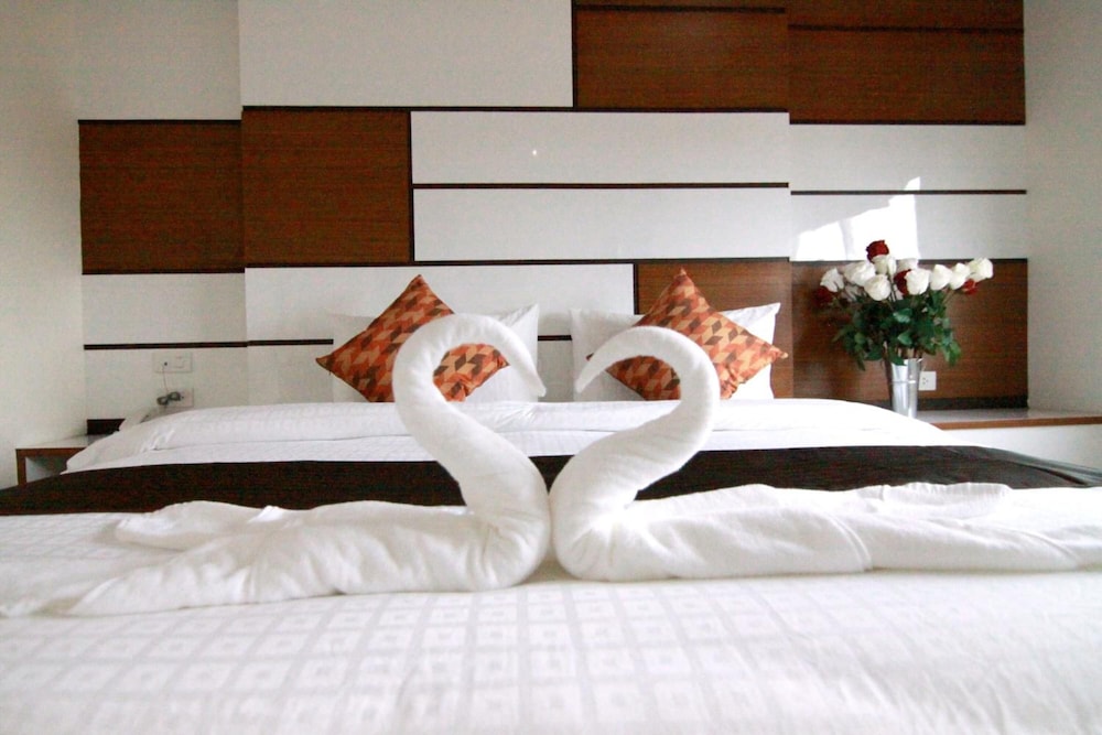 Ttt Hotel 25/48