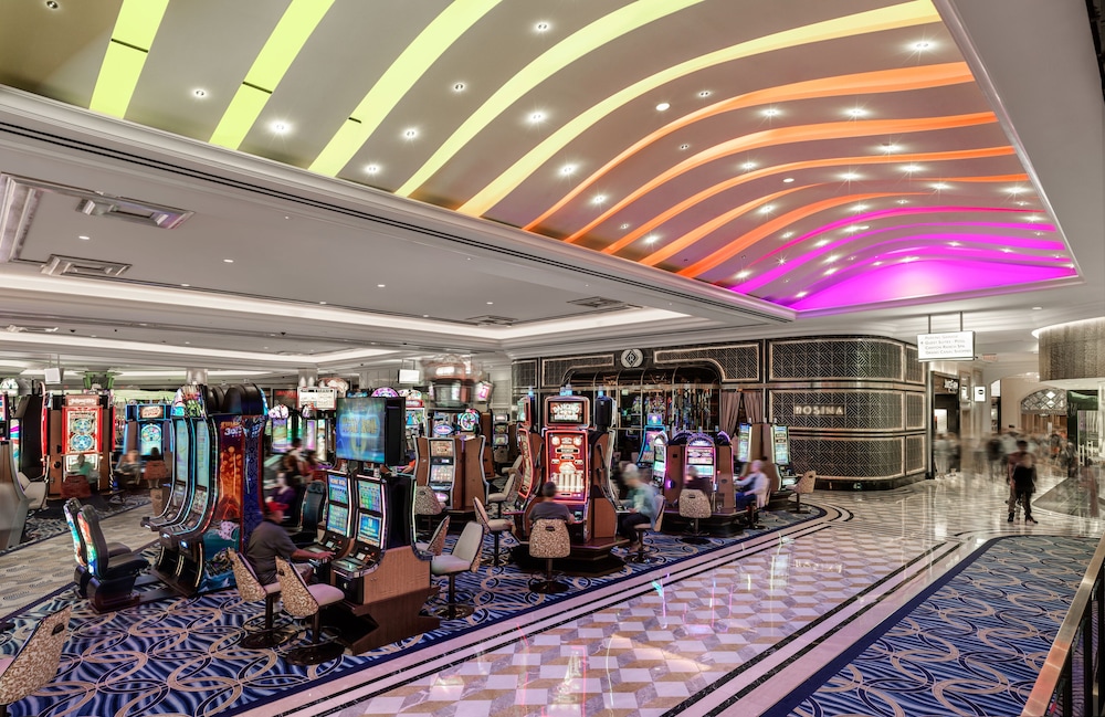 The Palazzo Prestige Club Lounge 62/68