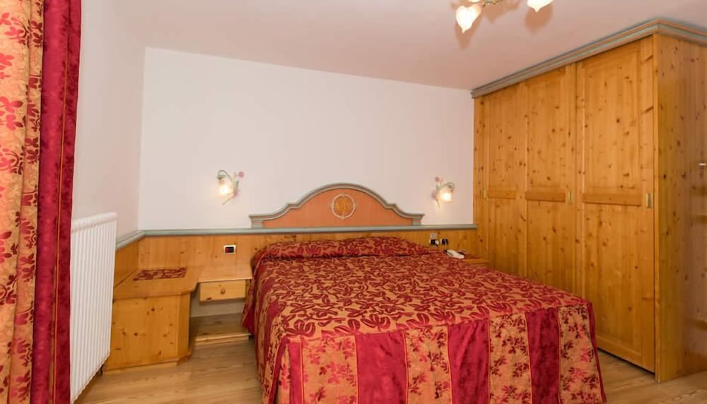 HOTEL CRISTINA 26/45