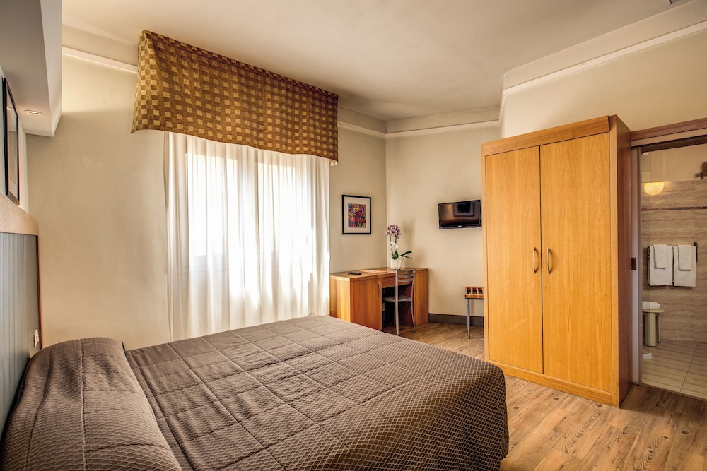 STANDARD, DOUBLE OR TWIN BED