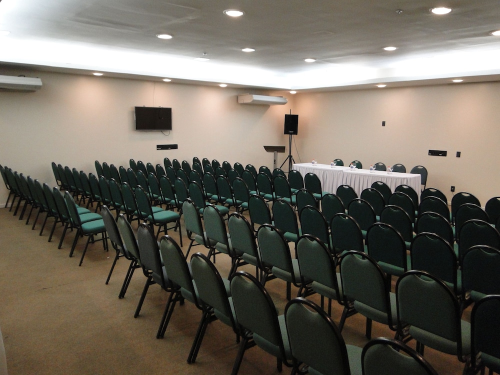 Plaza Praia Suites 70/75