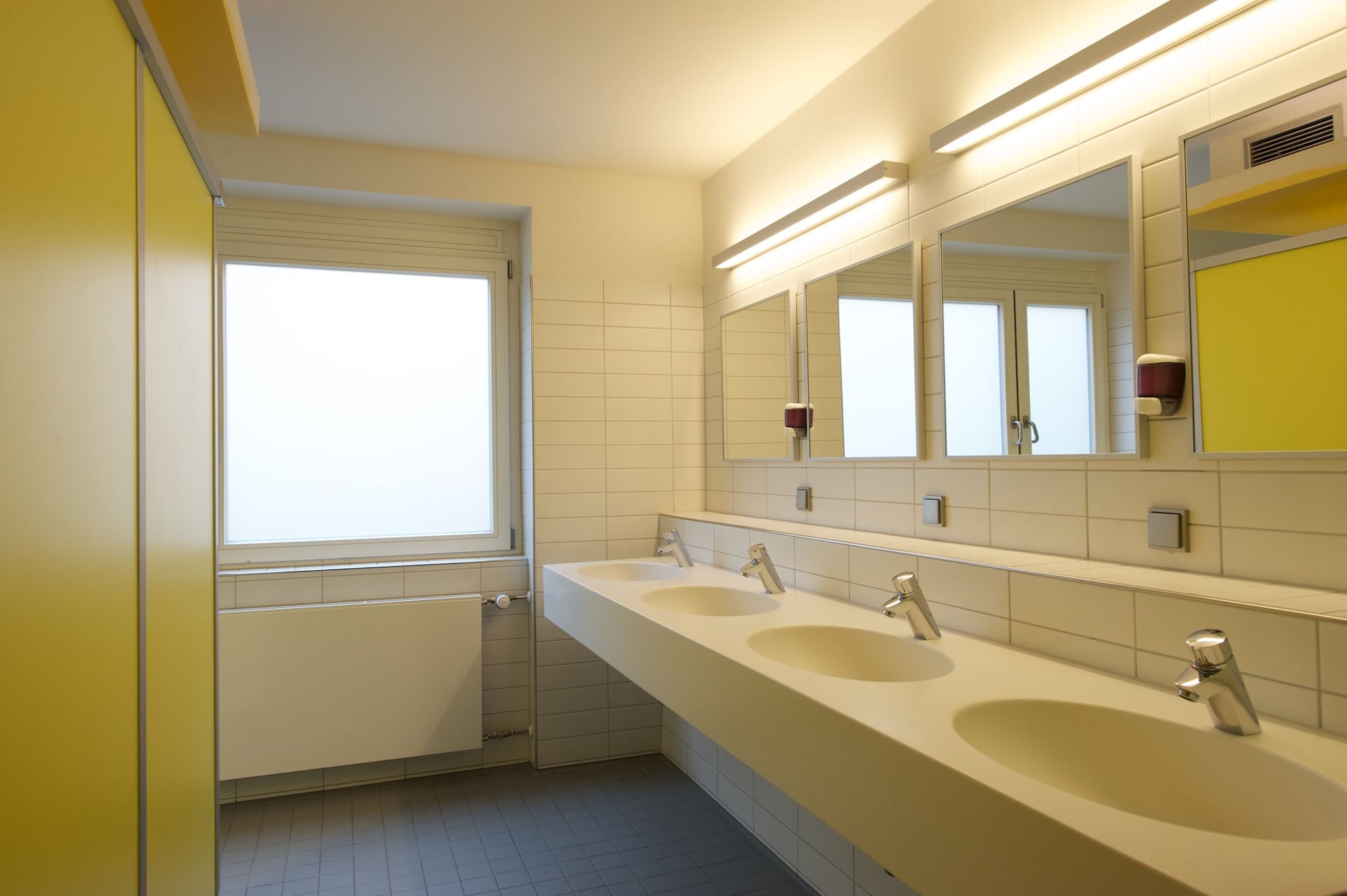 MIXED DORM, 8 BEDS, SHARED BATHROOM