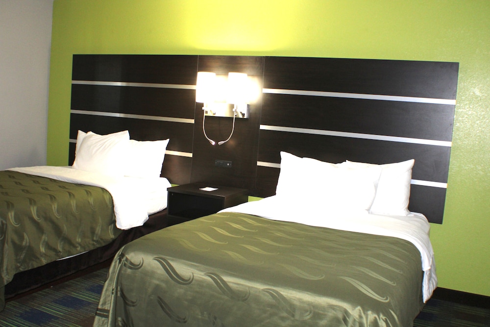 Quality Inn & Suites Bedford West IN 10/40