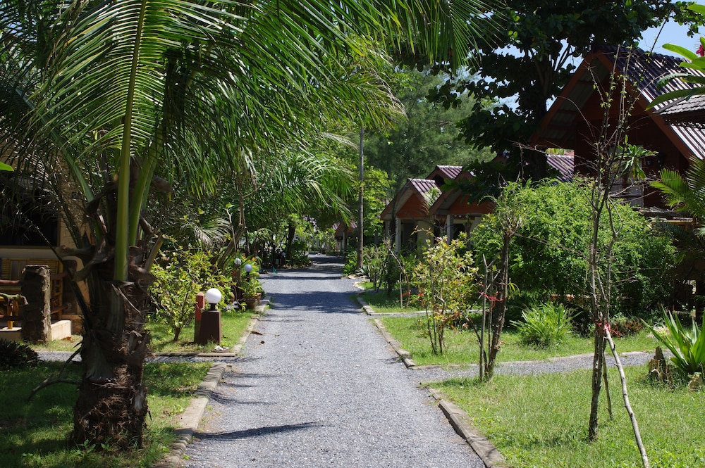 Thai House Beach Resort 34/50
