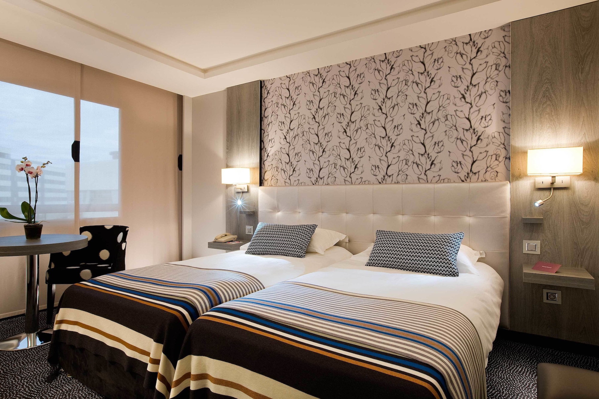 SUPERIOR, TWIN BEDS