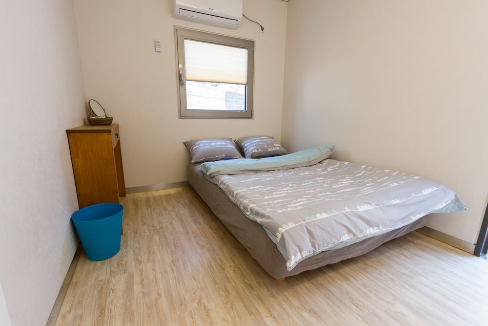 Inside Busan Hostel 11/50
