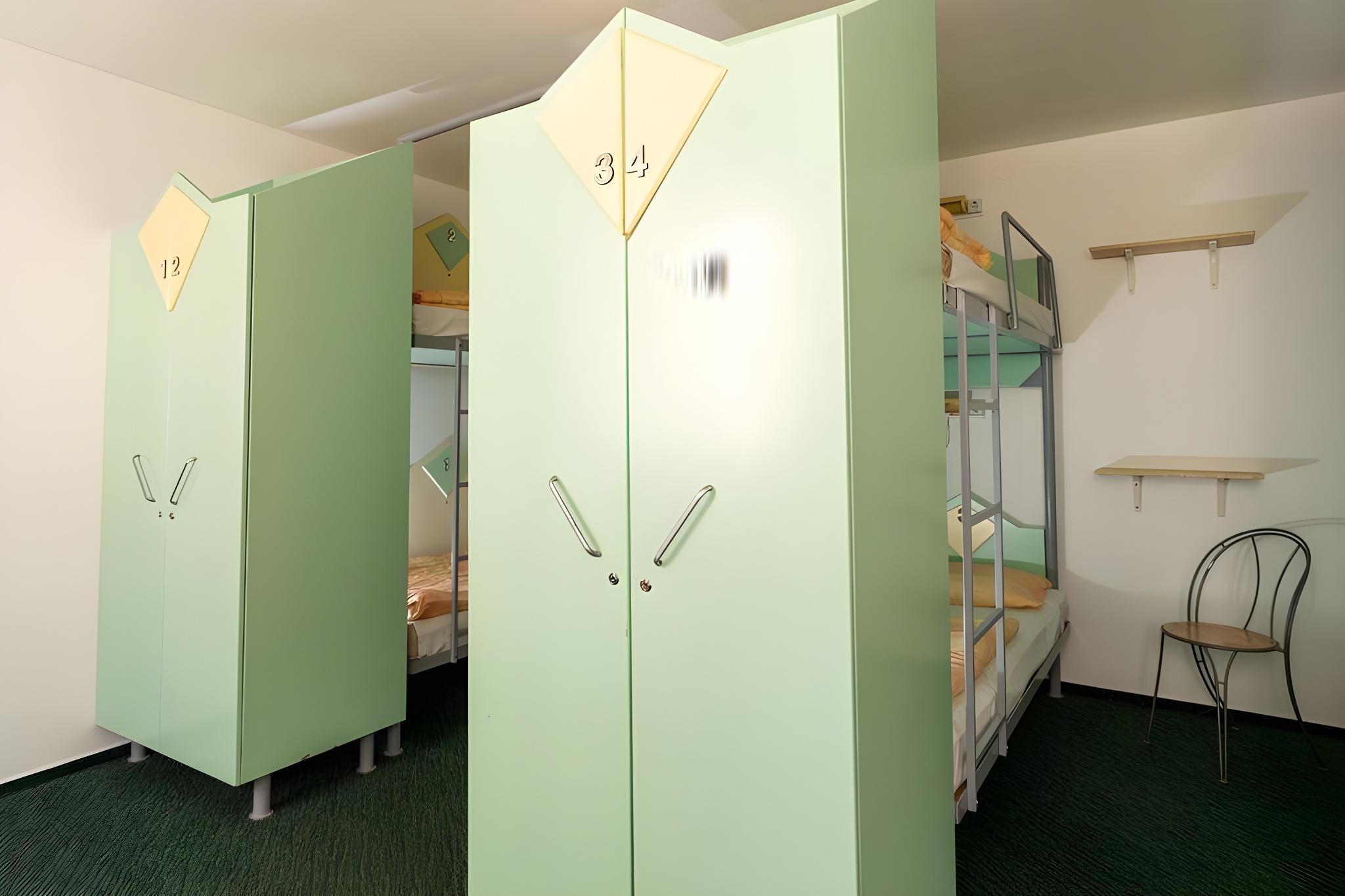 Male Dorm, 12 Beds