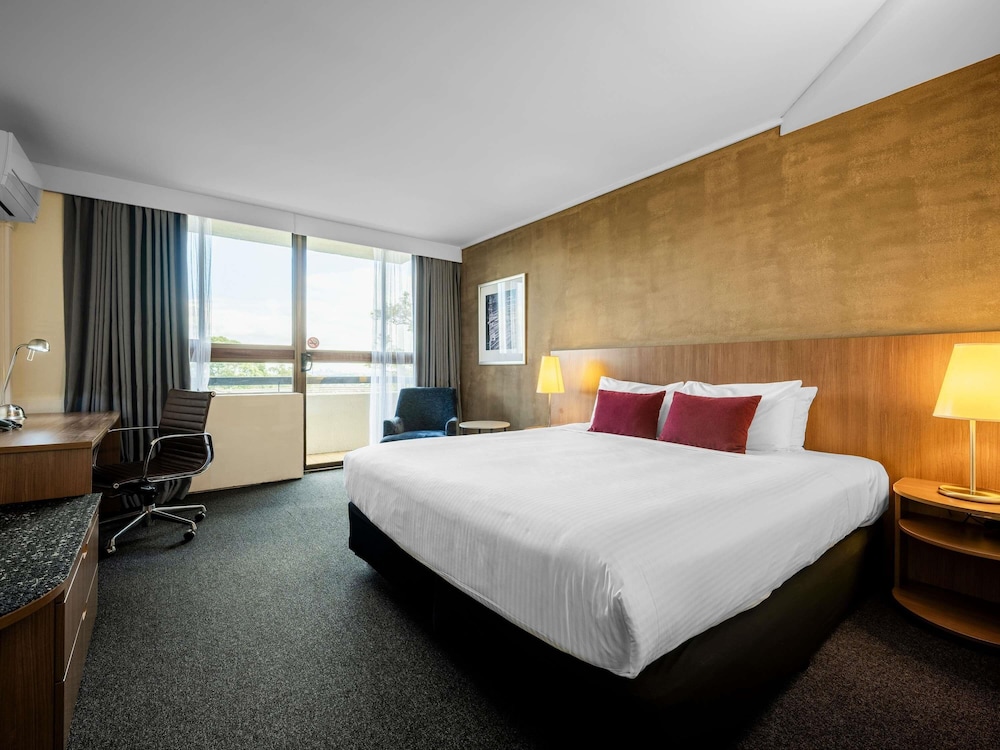 SUPERIOR, KING BED, BALCONY
