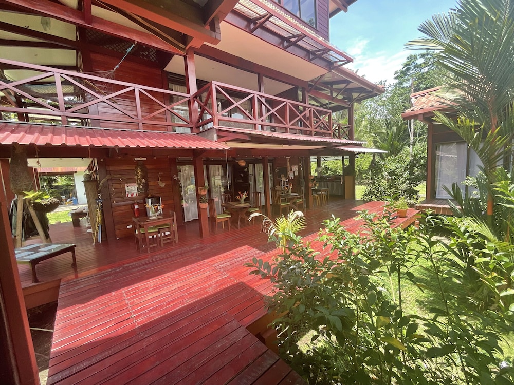 KENAKI LODGE 4/50
