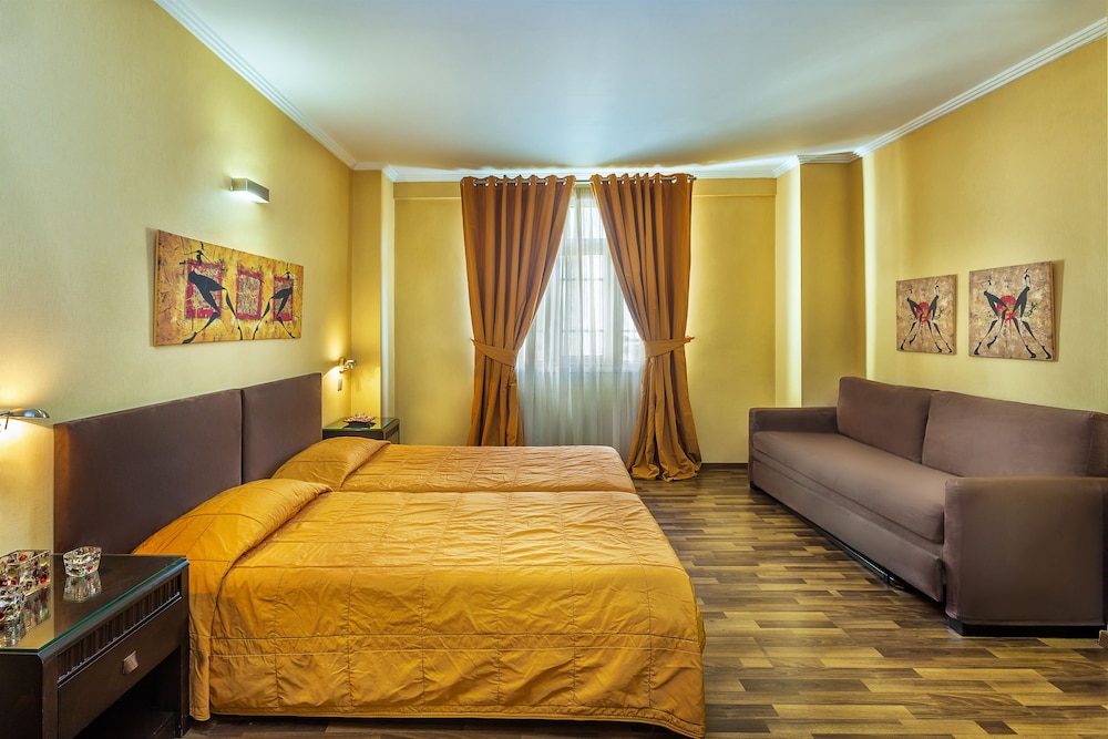 Egnatia Hotel 25/33
