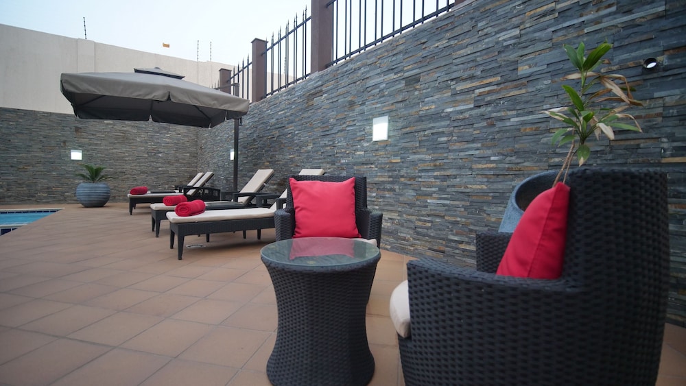 Oak Plaza Suites 52/66