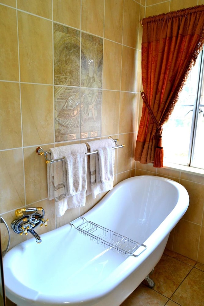 Kimberley Manor Guesthouse 50/50