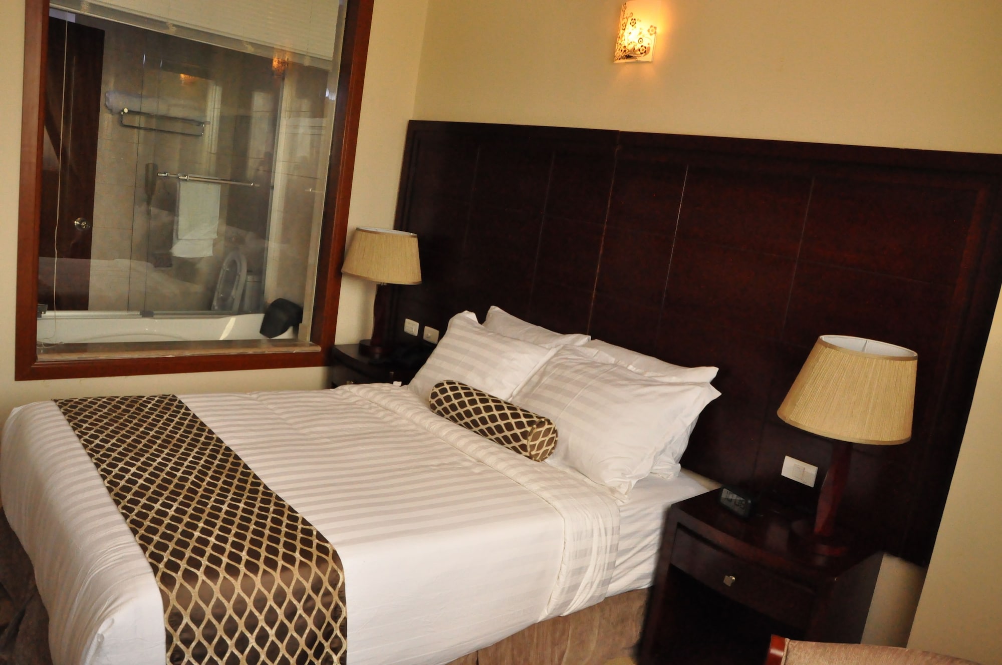 STANDARD, DOUBLE BED